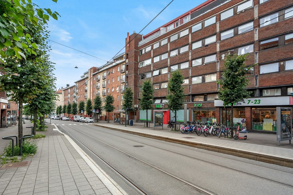 Sameiet består av 90 seksjoner, hvorav 88 er boligseksjoner, 1 er næringsseksjon og 1 er garasjeseksjon.