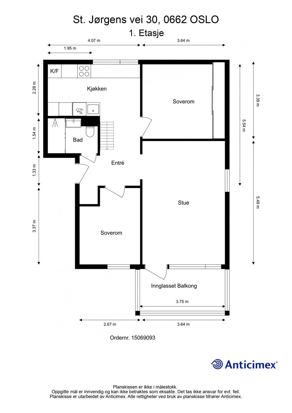 Plantegning med mål for høy 1.etasje med innglasset balkong.