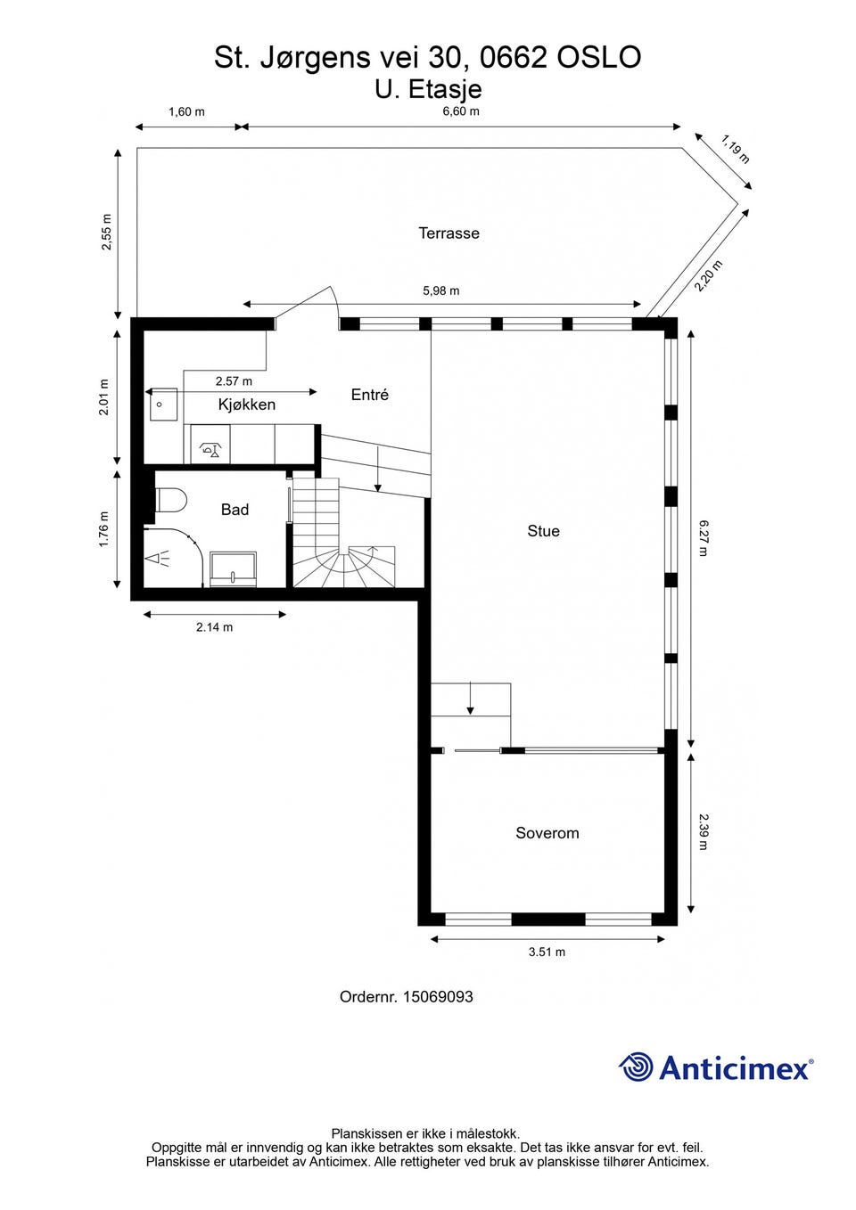 Plantegning med mål underetasje med utgang til stor, skjermet terrasse med gode solforhold. Leiligheten disponerer i tillegg to kjellerboder og en loftsbod.