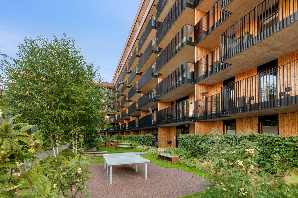 Som beboer har du også tilgang til flotte fellesarealer, felles sykkelbod og takterrasse.