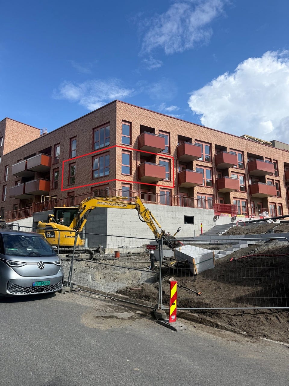 Leiligheten er markert med rød ramme.