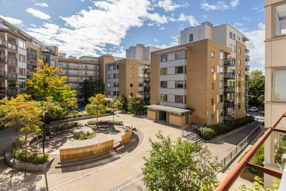 Stor, lys & fin 3-R med god oppgradert standard & gulvvarme I 2 solrike balkonger på totalt 35m² I Garasje med lader — bilde 32