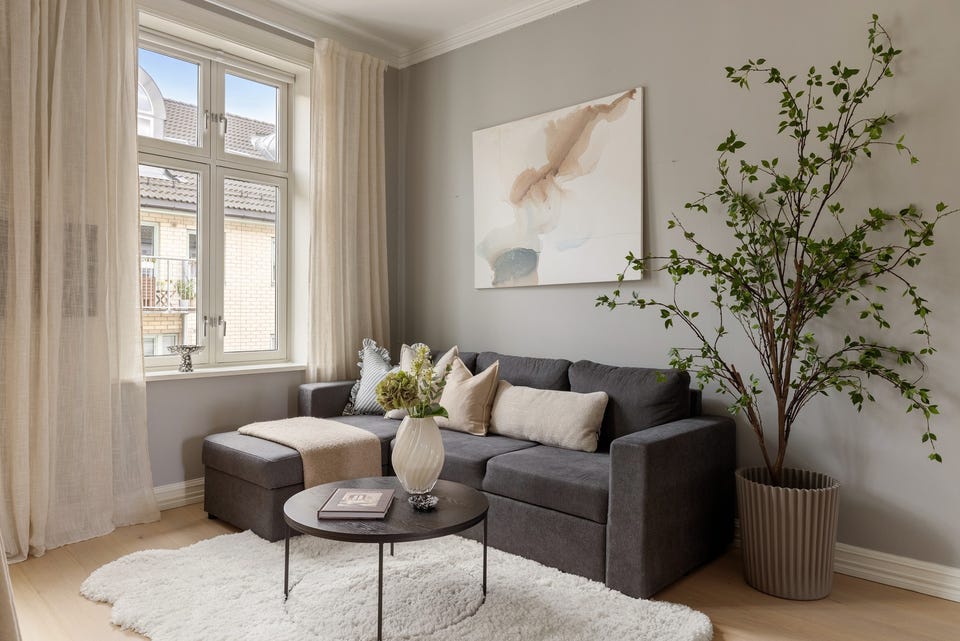 Gode møbleringsmuligheter med plass til sofa og spisebord.