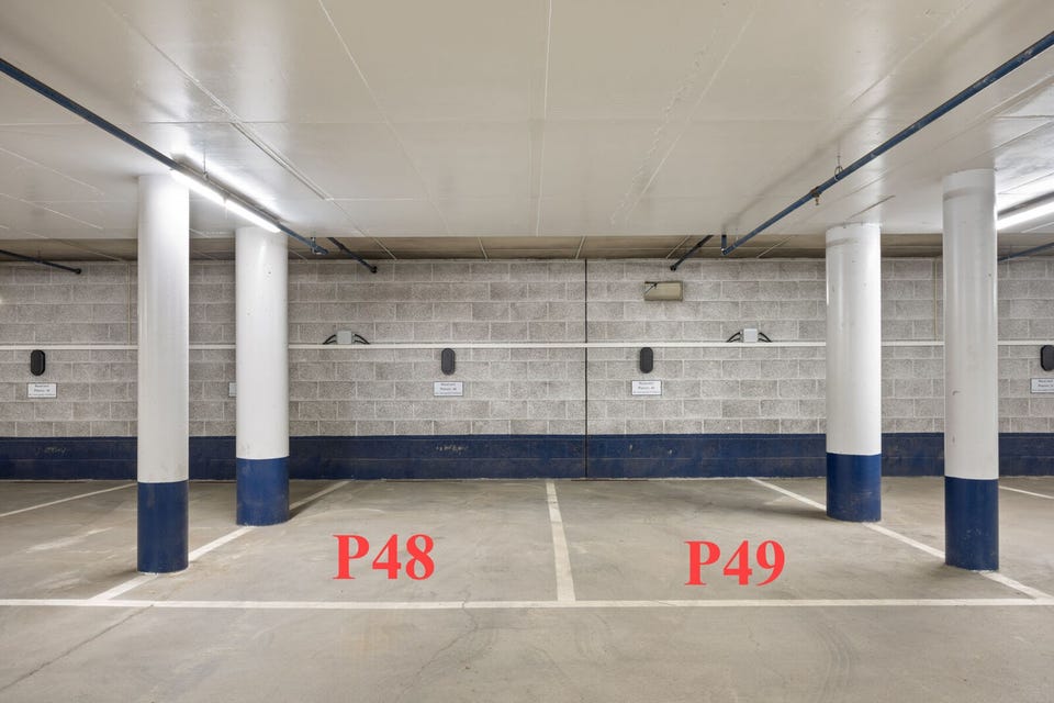 P48: SOLGT!
P49: kr. 495 000,- eks omkostninger.
