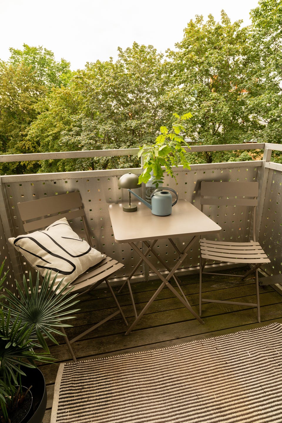Fra stuen har du utgang til en solrik østvendt balkong på ca. 3m².