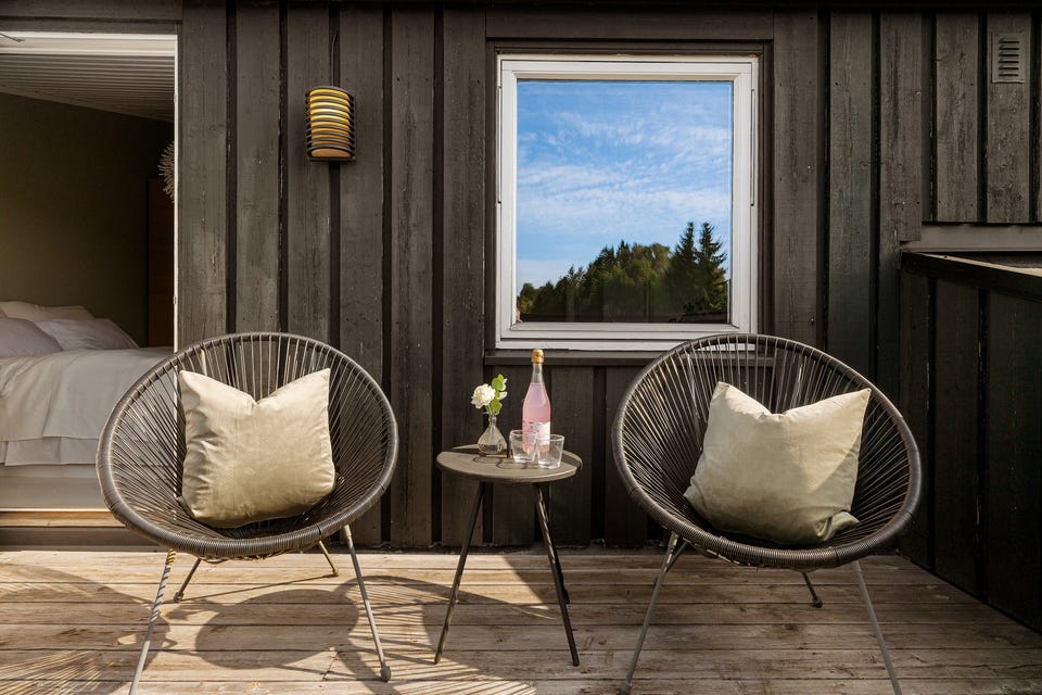 Her er det god plass til sittegruppe og diverse beplantning.