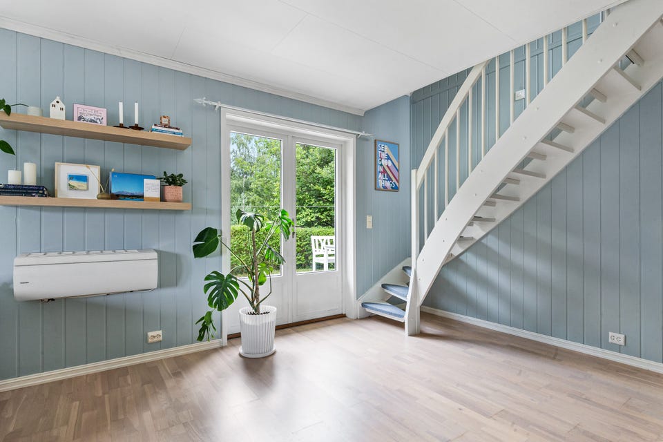 Meget flott stue med varme i gulv og utgang til stor solrik terrasse
