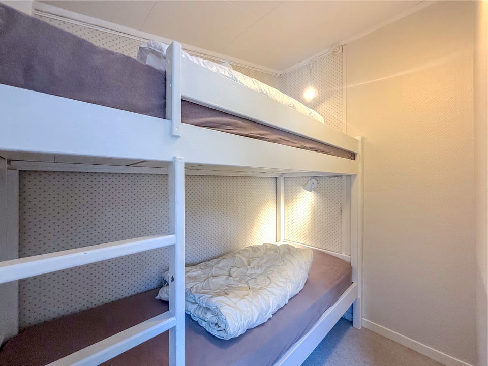 Sovealkove med køyeseng.