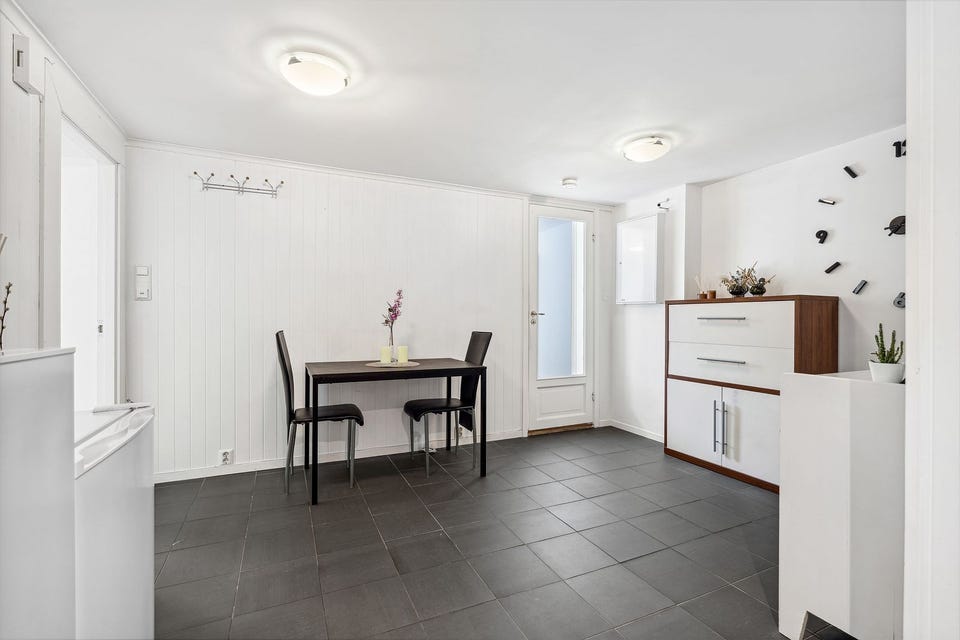 Spacious kitchen and dining area with its own entrance.
