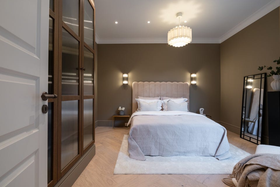 Stort og flott hovedsoverom med en-suite bad.