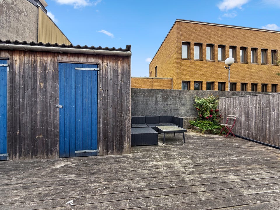 Bod i bakgård disponeres av leietaker.