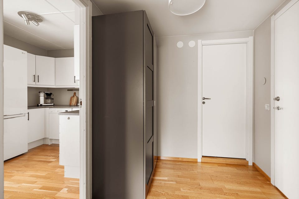 Praktisk entre, med gode oppbevaringsmuligheter