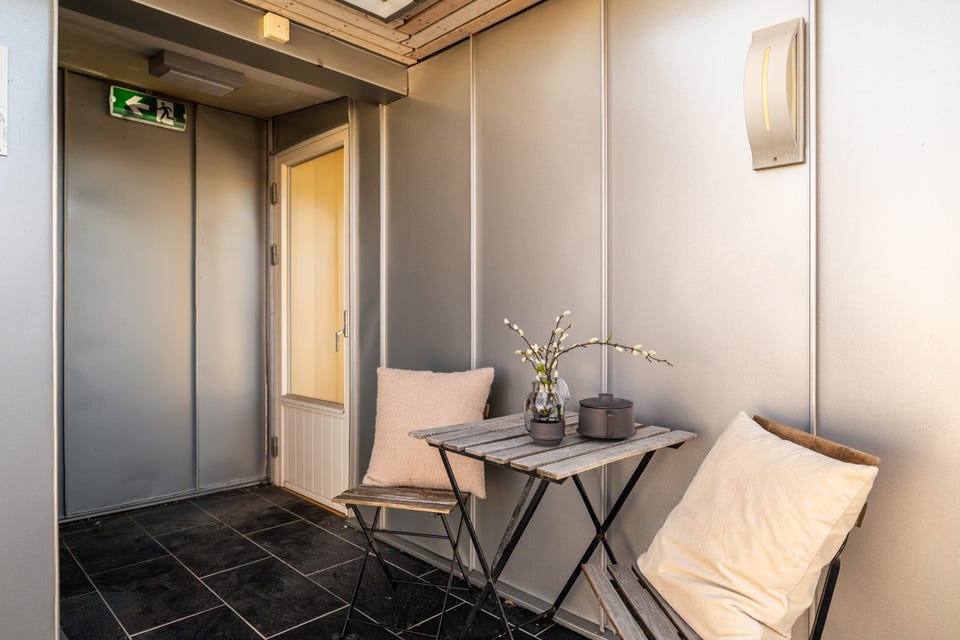 Fra soverommet er det egen utgang til felles takterrasse.