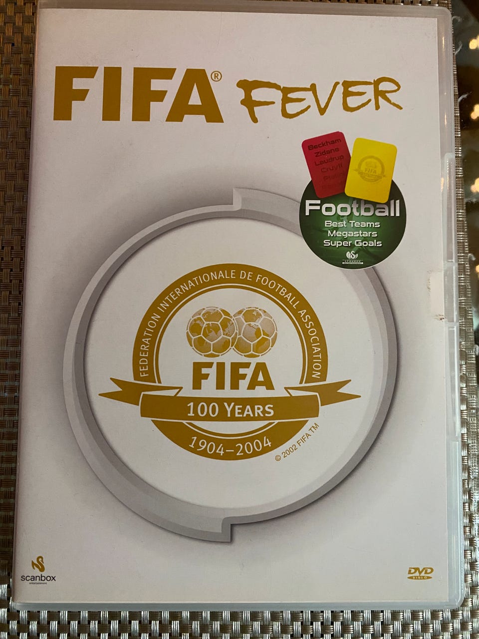 FIFA Fever på 2-disc DVD 100 år med FIFA (1904 - 2004