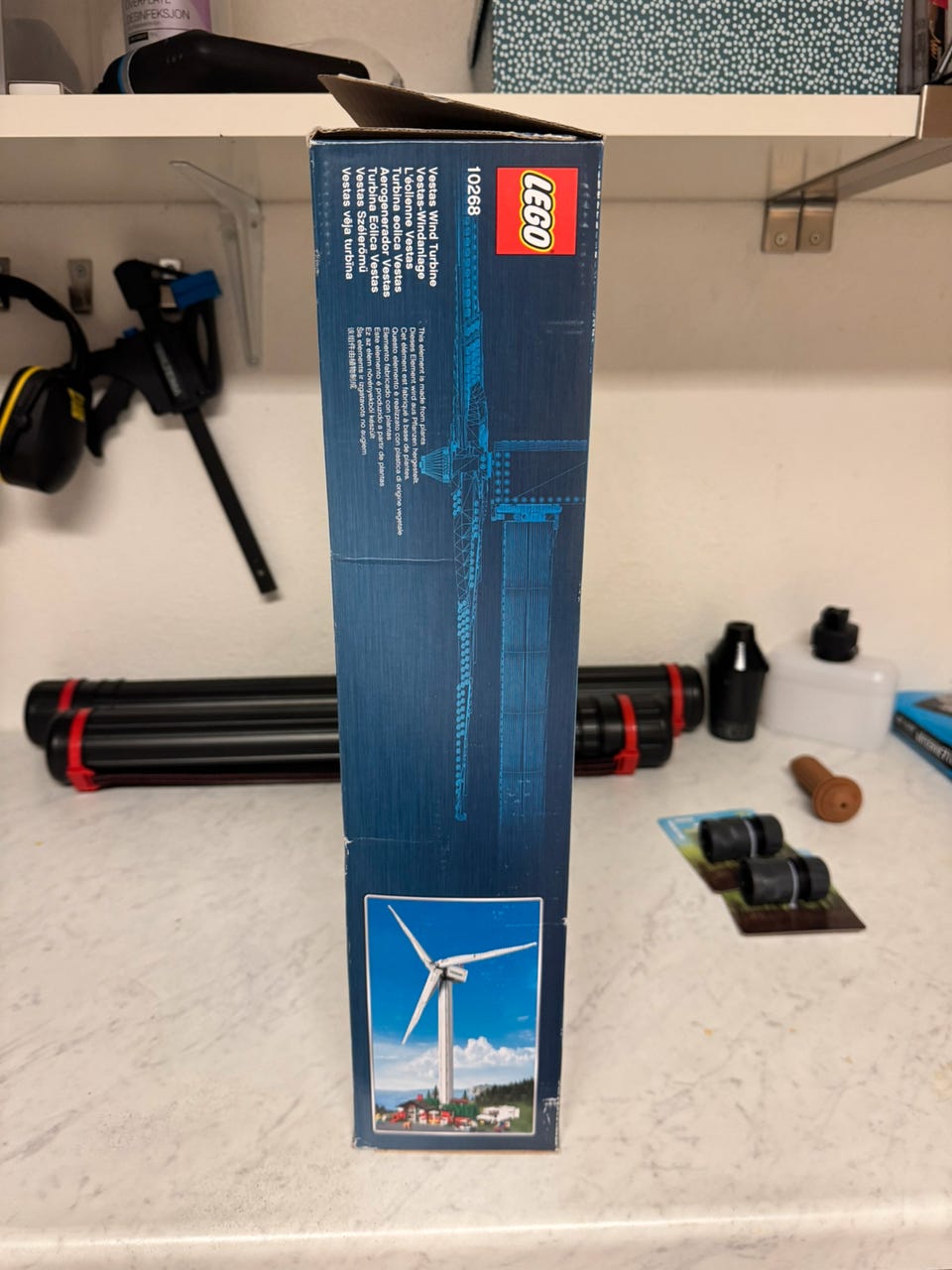 Helt ny Lego Vestas 10268 dessverre har esken fått litt medfart