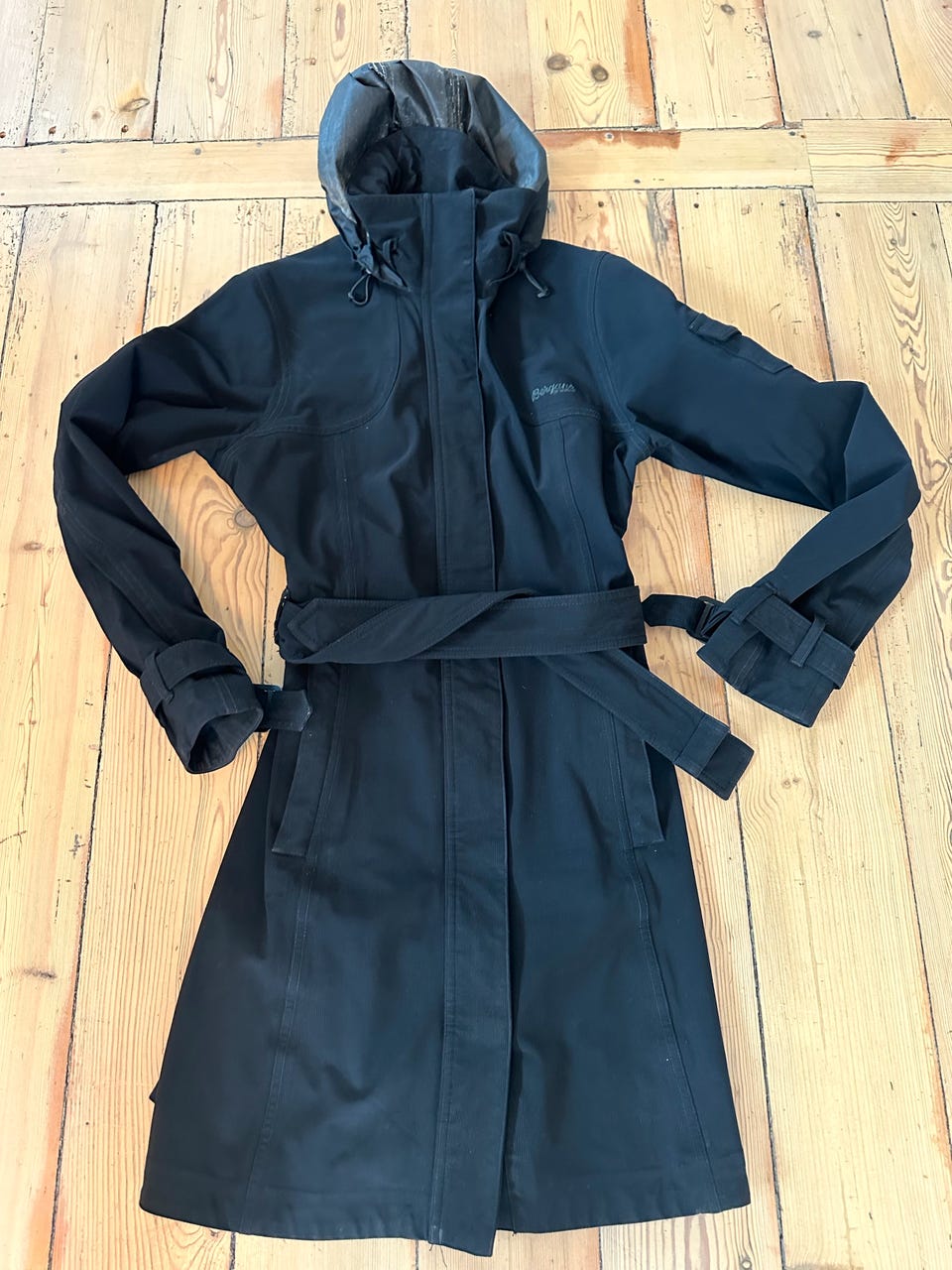 Bergans Oslo Dame Trenchcoat, Svart Str M FINN-torget