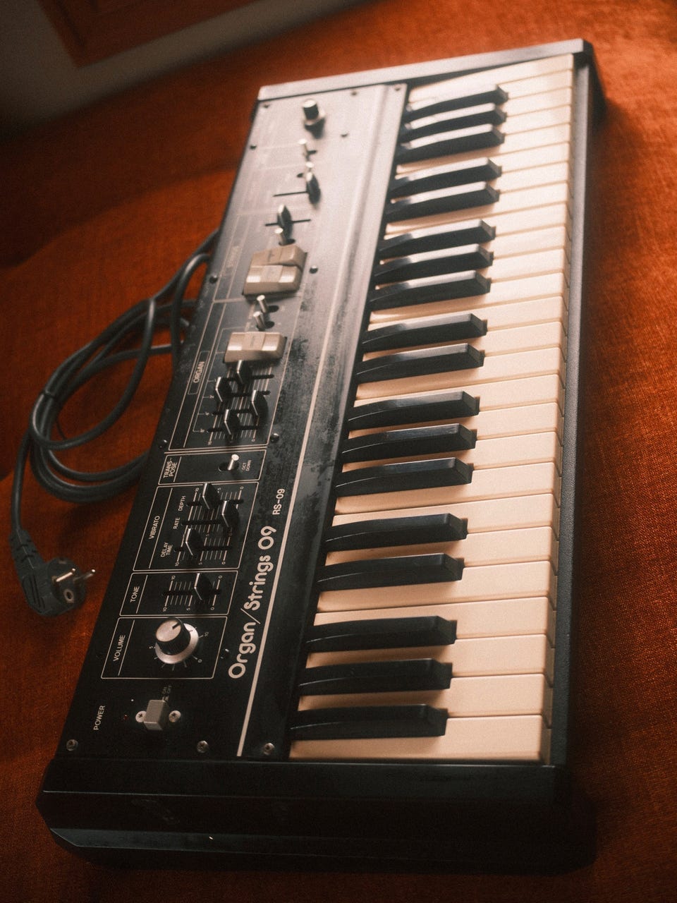 Roland RS-09 【ビンテージ】 Roland RS-09 | Vintage Synth Explorer
