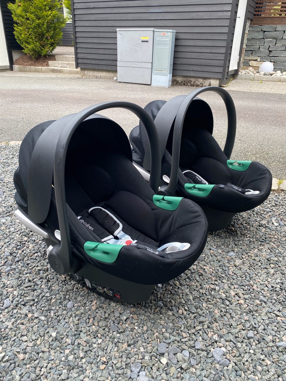 Cybex, Aton B2 i-Size Base – Volcano Black FINN-torget