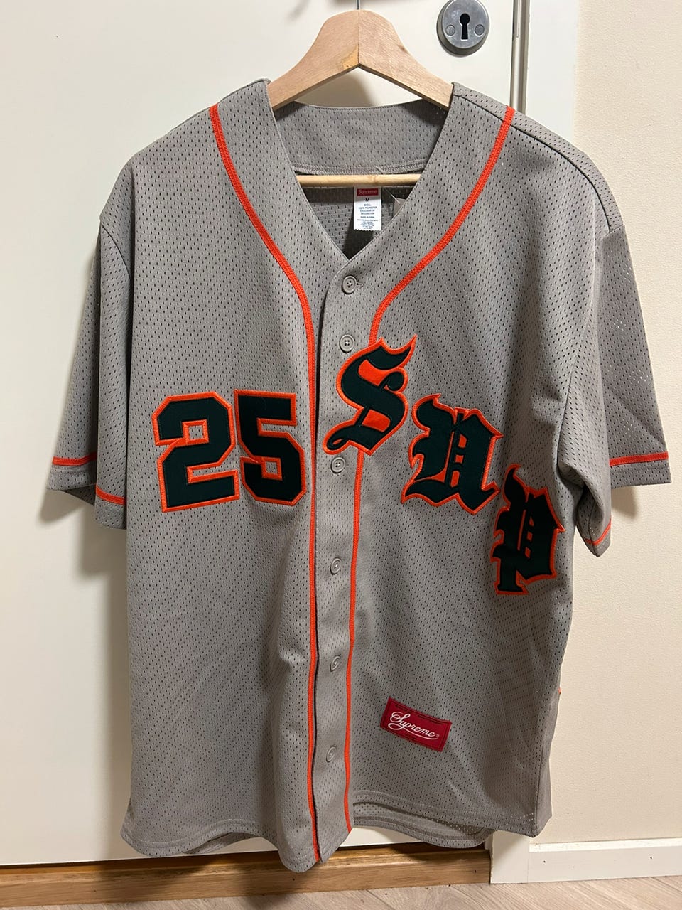 トップス Supreme Old English Baseball Jersey Supreme Old English Baseball Jersey Light Blue Men's - SS25 - US