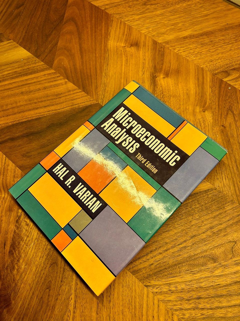 Microeconomic AnalySIS Third Eution HAL R. VARIAN | FINN-torget