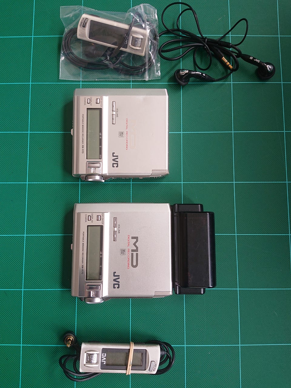 VICTOR XM-R70-S MD WALKMAN ウォークマン Victor XM-R70 Black MD Recorder