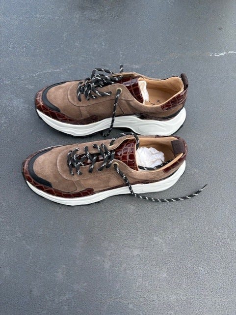 KMB damesneakers i skinn – 38 – helt nye, aldri brukt FINN