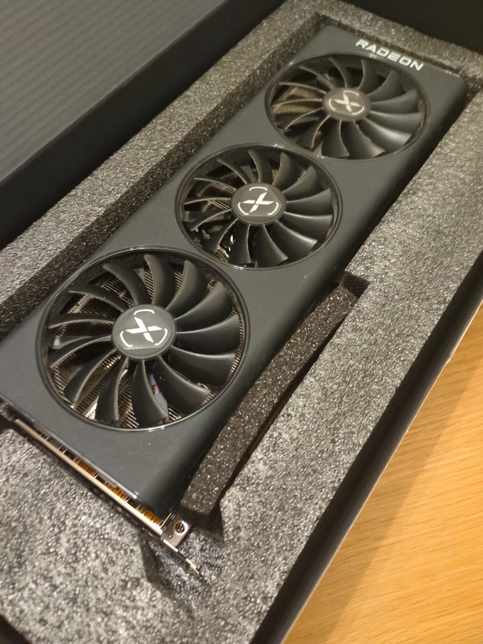 Skjermkort Radeon Rx 6800 Xt Pris ASRock Radeon RX 9060 XT Steel