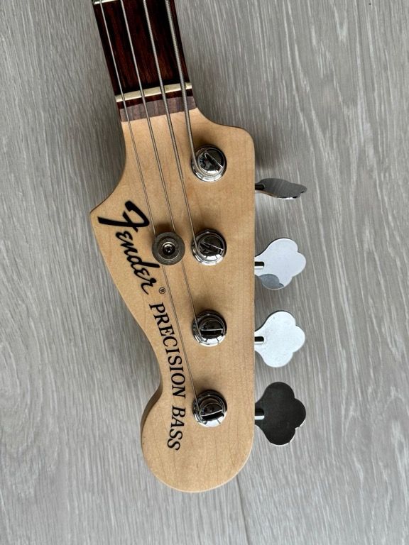 Fender Highway One™ Precision Bass® 2010 modell | FINN-torget