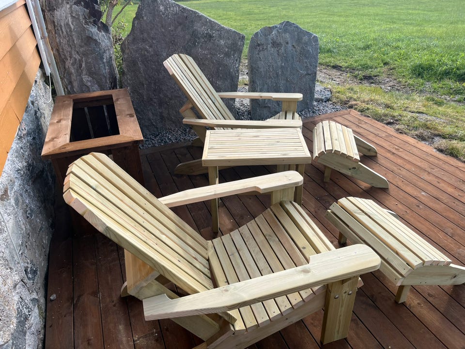 Adirondack stoler selges FINN-torget