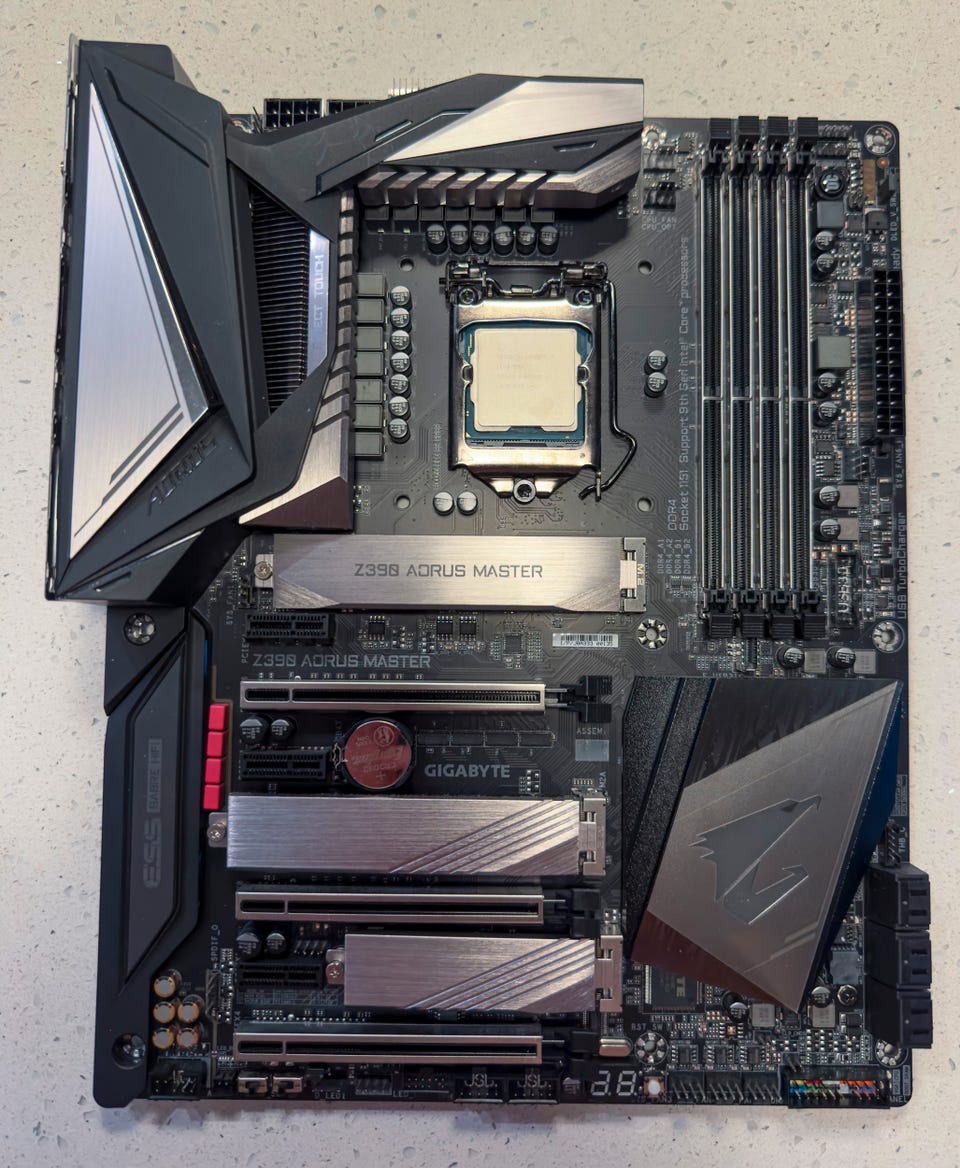CPU Z390 AORUS MASTER Intel core i7 9700k Amazon.com: Gigabyte Z390 AORUS Elite (Intel LGA1151/Z390