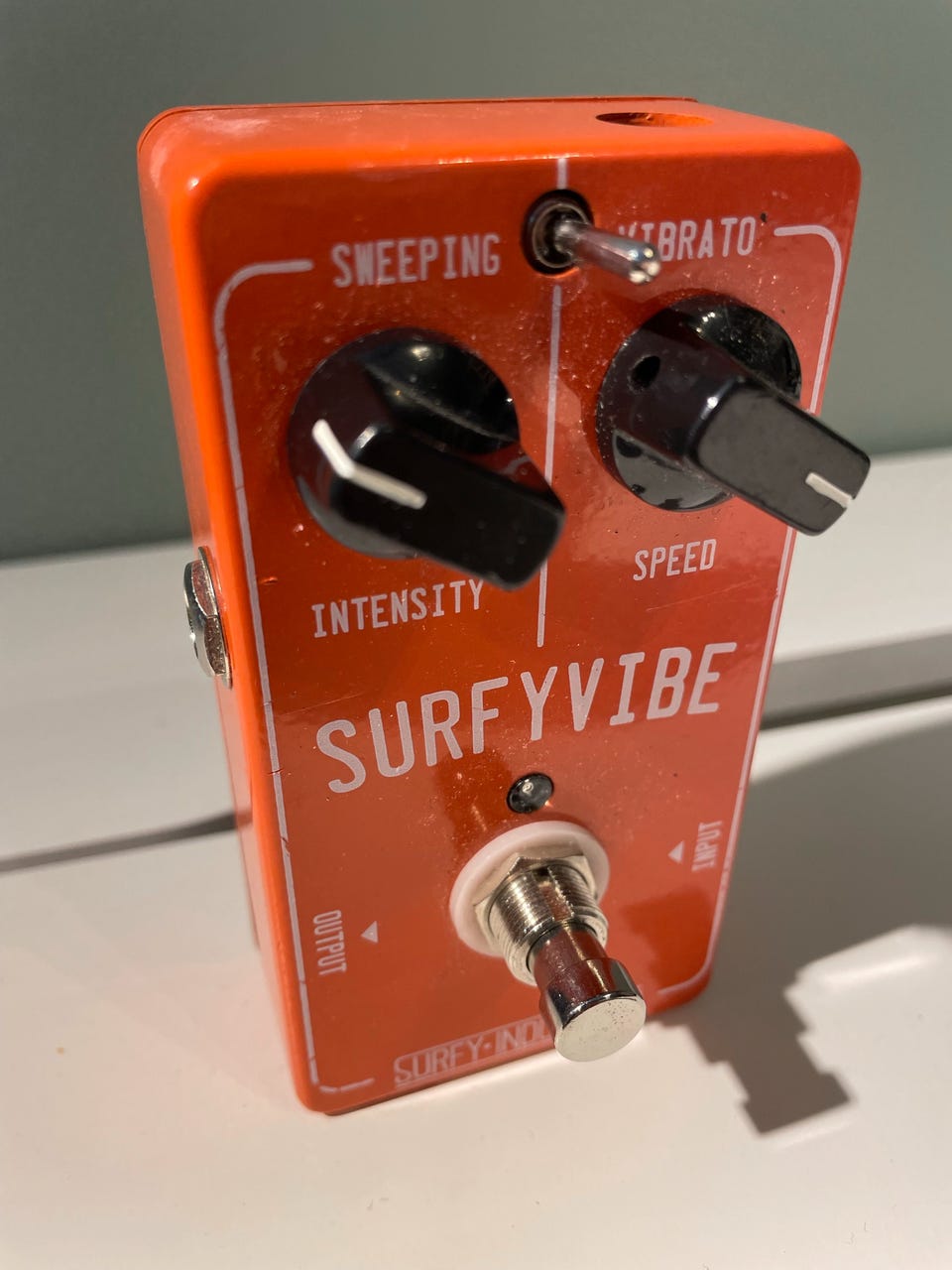 SurfyVibe - Vintage Vibrato pedal by Surfy Industries