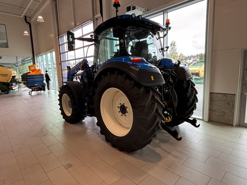 New Holland T5.140 AC 2025 – bilde 6 av 8