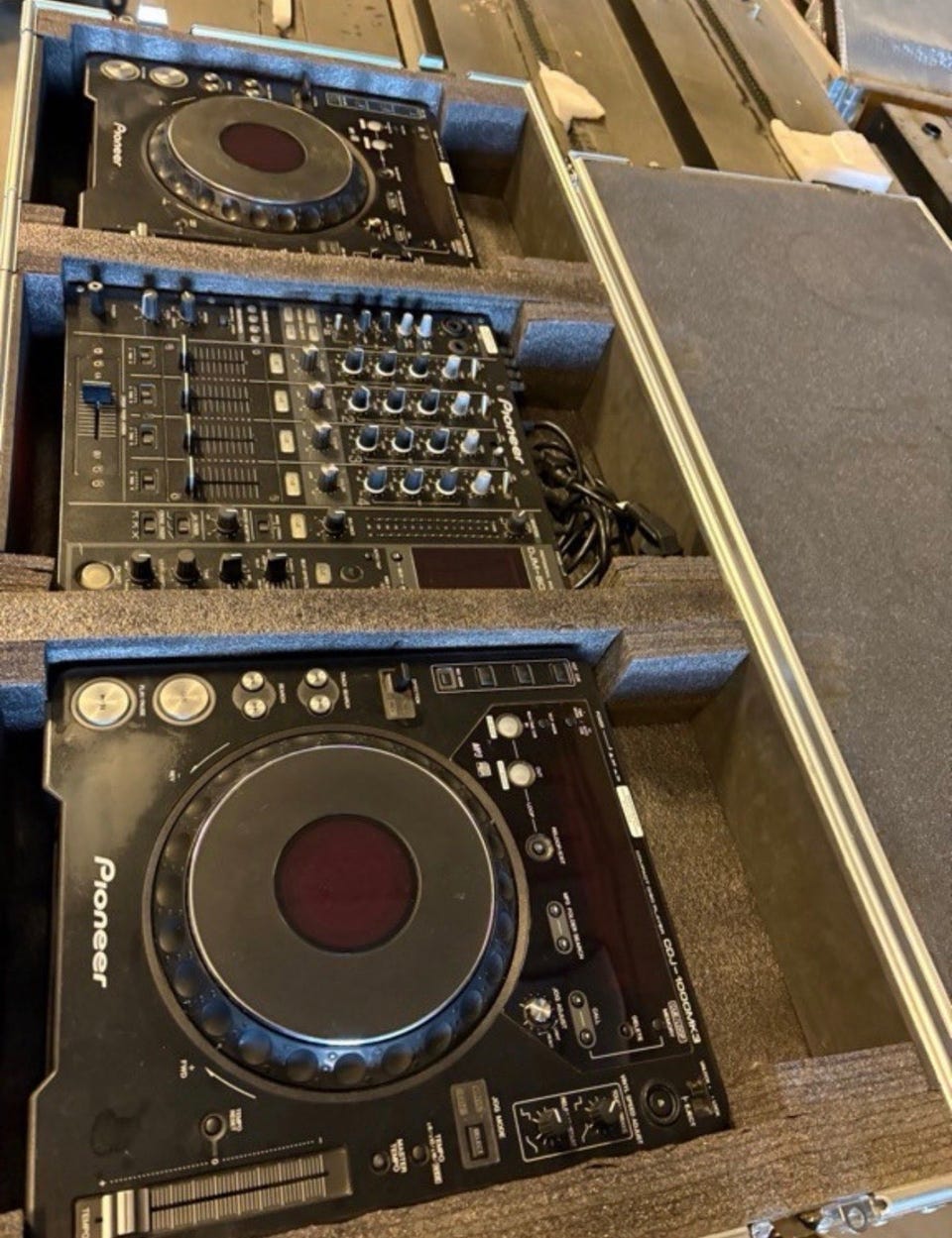 Pioneer CDJ-1000MK3 2台　DJM-800 ケース　送料込み CDJ-1000MK3 (archived) Professional grade digital CD deck