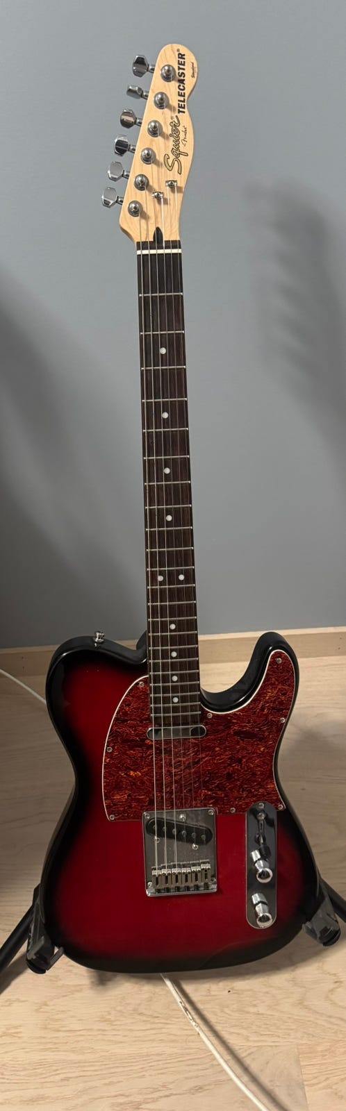 【10966】 Squier Telecaster standard Squier 6 String Solid-Body Electric Guitar, Right