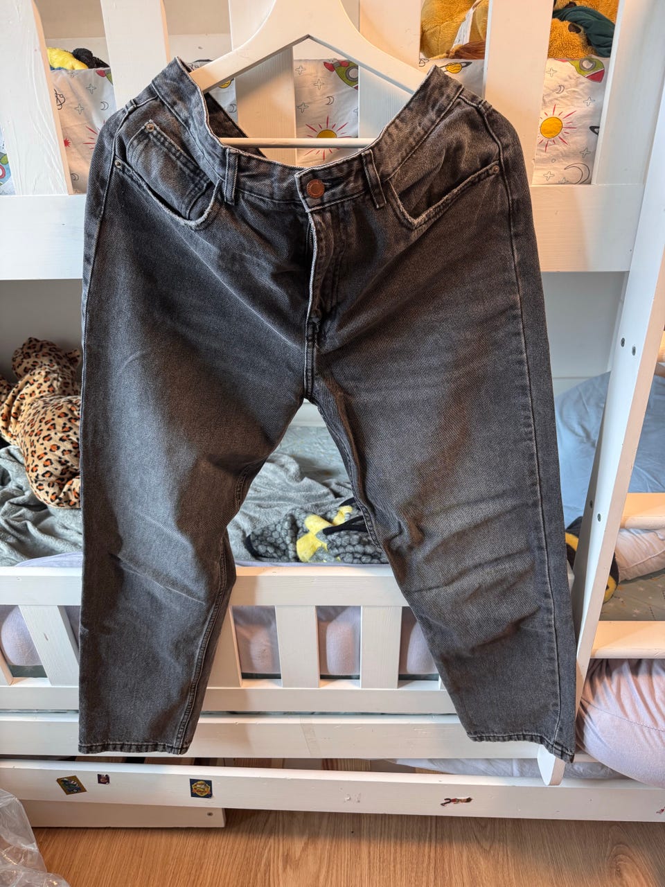 Mom fit jeans Sinsay str 44 FINN-torget