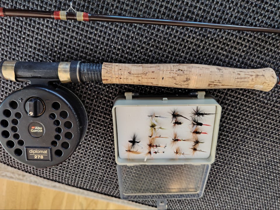 ABU Diplomat 278, Berkley Safari 6-8 fot samt 46 fluer FINN-torget