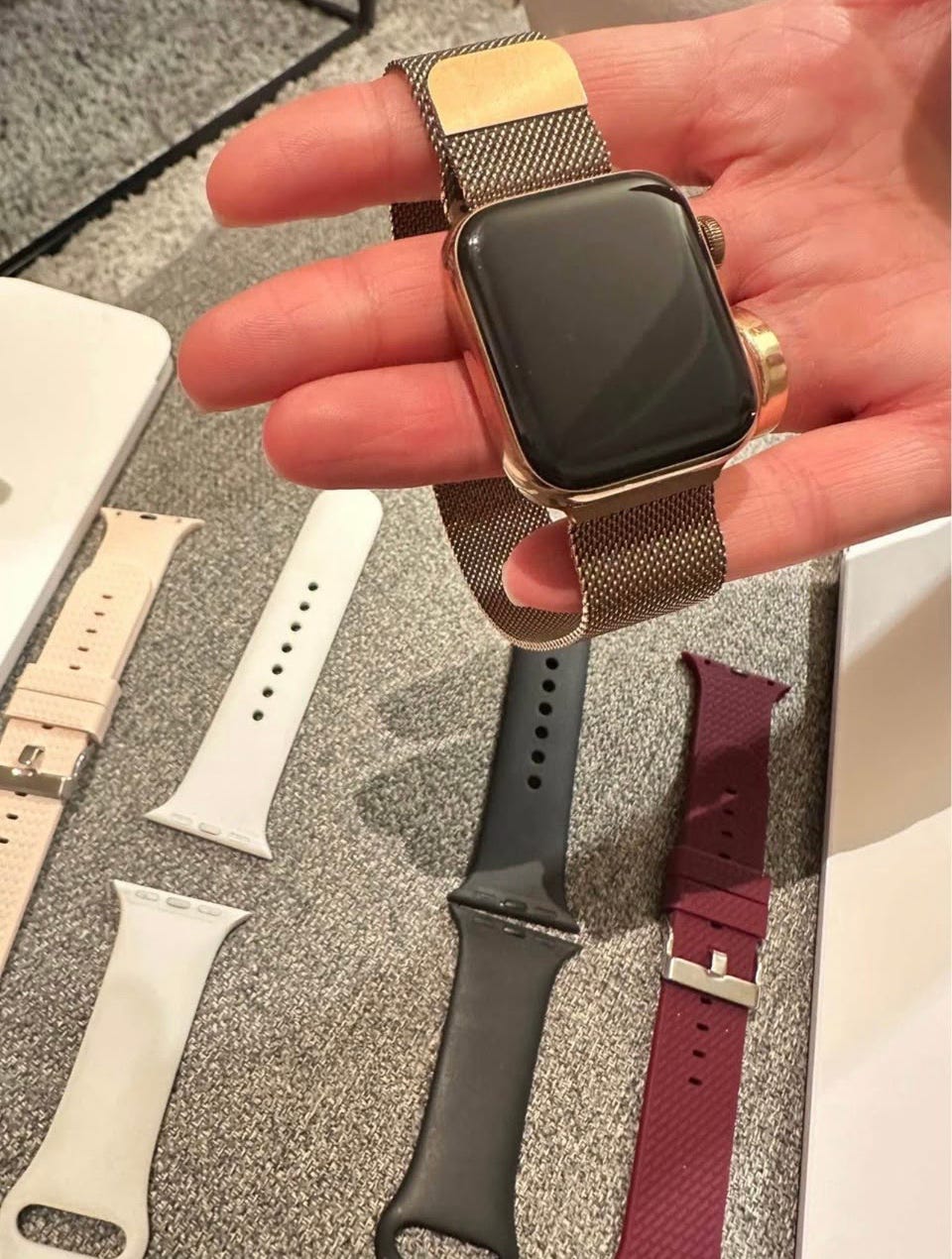 Apple watch, series 5, 40 mm, stainless steel gold FINN-torget