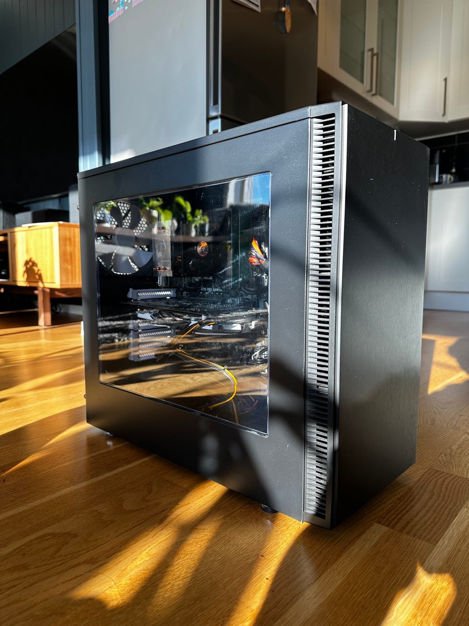 ゲーミングPC i7 7700k 16GB GTX1070  8GB 新品SSD Used Desktop Gaming PC. Intel i7-7700K.16GB. SSD + HDD. GTX