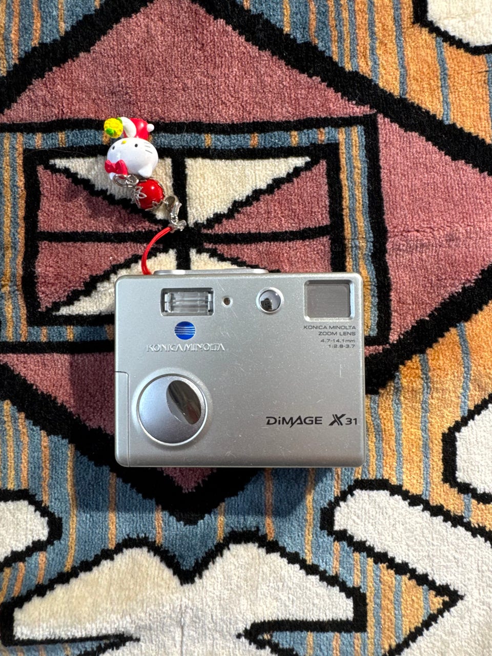 KONICA MINOLTA DIMAGE X31 Konica Minolta announce X31: Digital