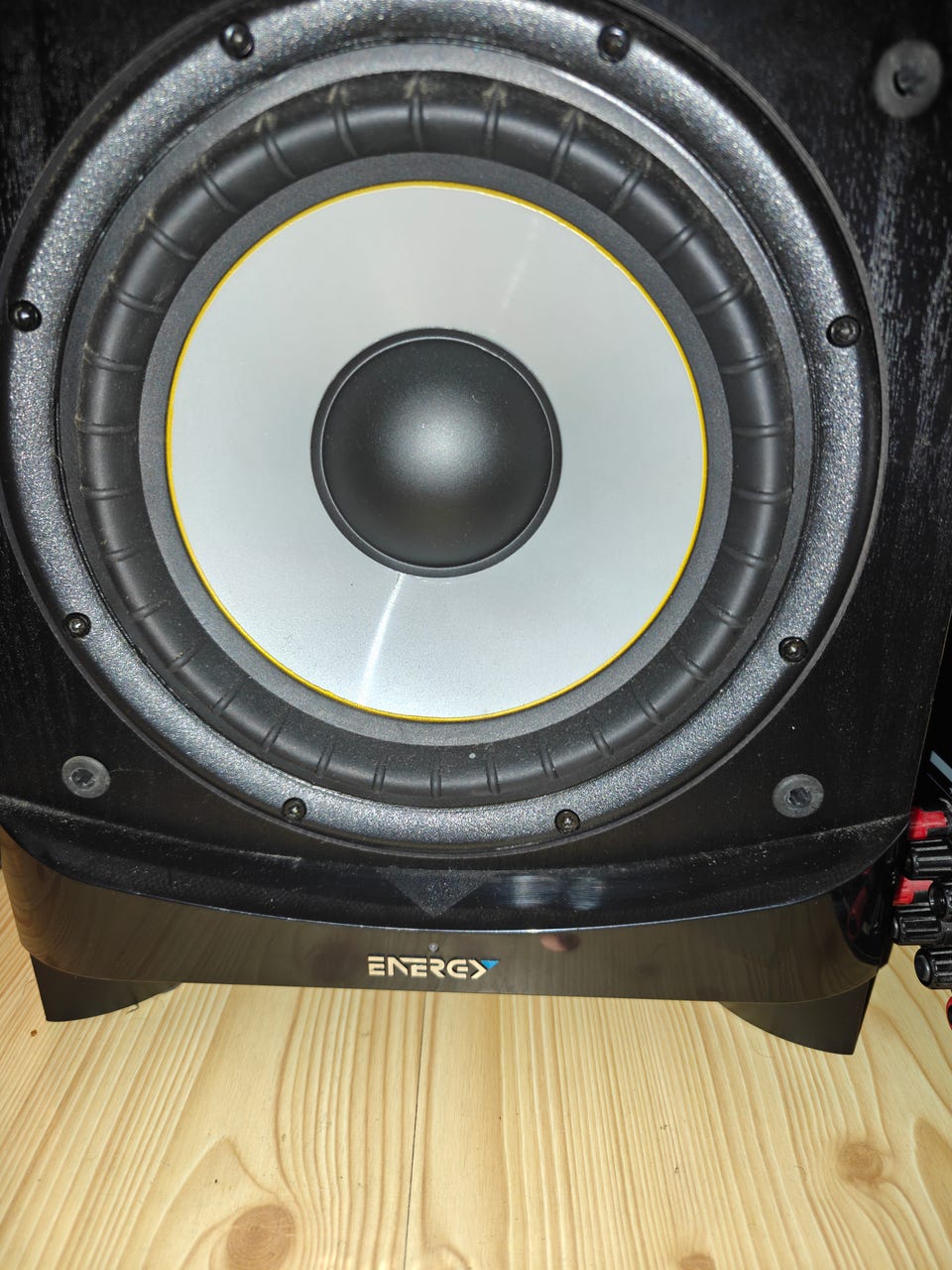 Billig! Energy esw-c8 SUB meget god og meget kompakt med 