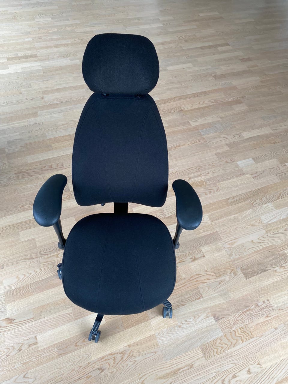 Malmstolen 4000 sort stoff FINN-torget