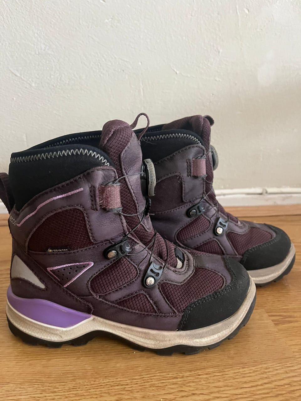 Ecco Snow Mountain Barn FINN-torget