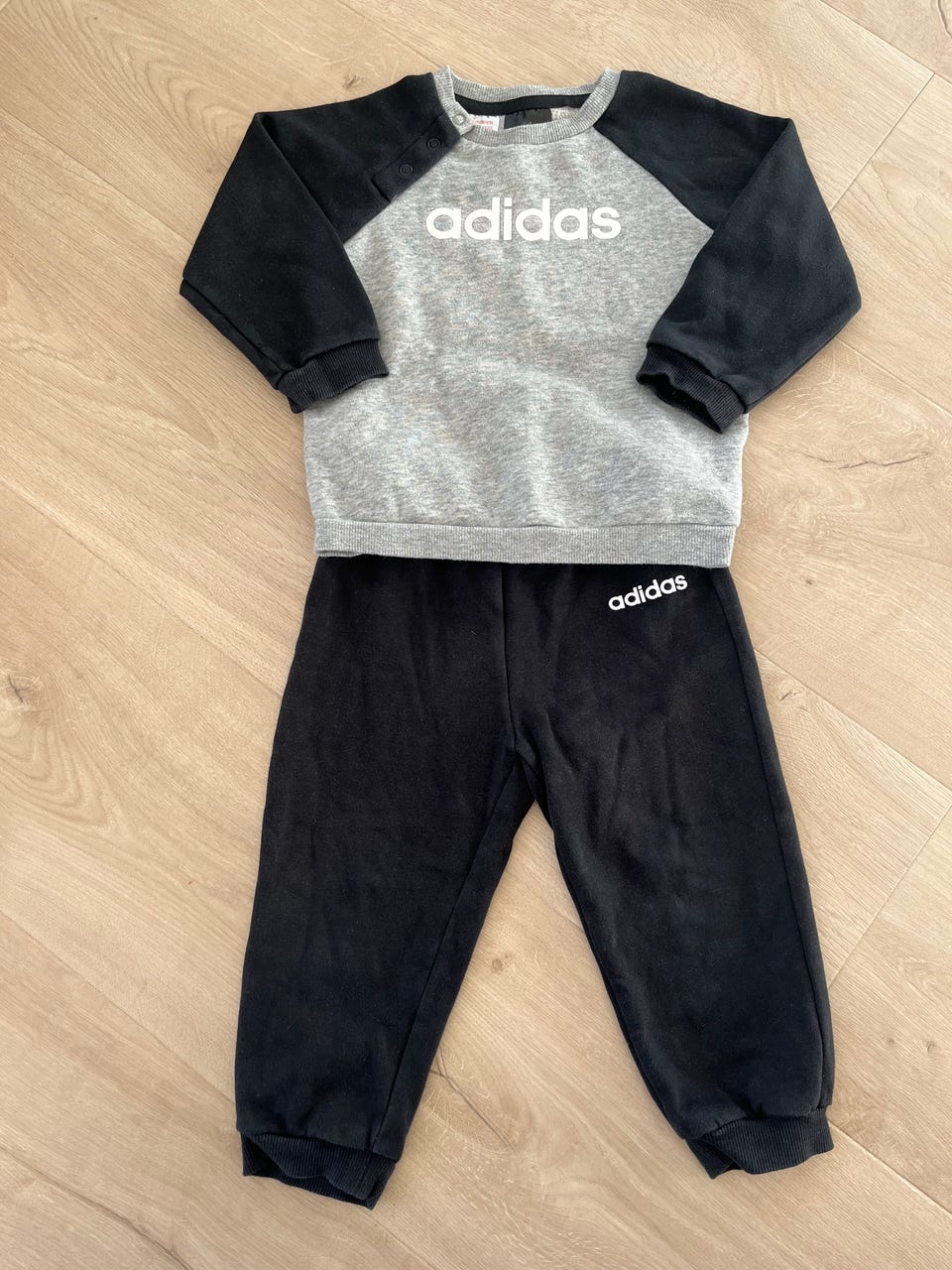Adidas joggedress 86 FINN-torget