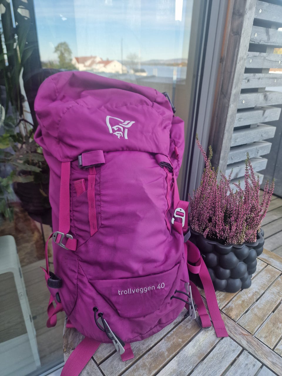 Norrøna Trollveggen 40L Tursekk, Rosa FINN-torget