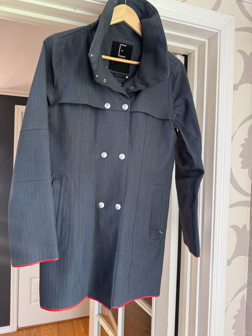 Embla Helly Hansen regnjakke dame til salgs FINN-torget