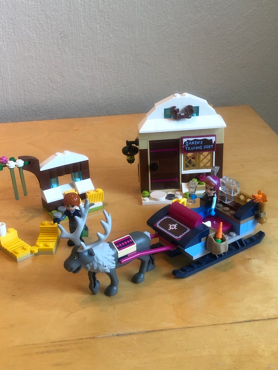 Lego Friends Frost Anna og Kristoffers sledetur FINN-torget