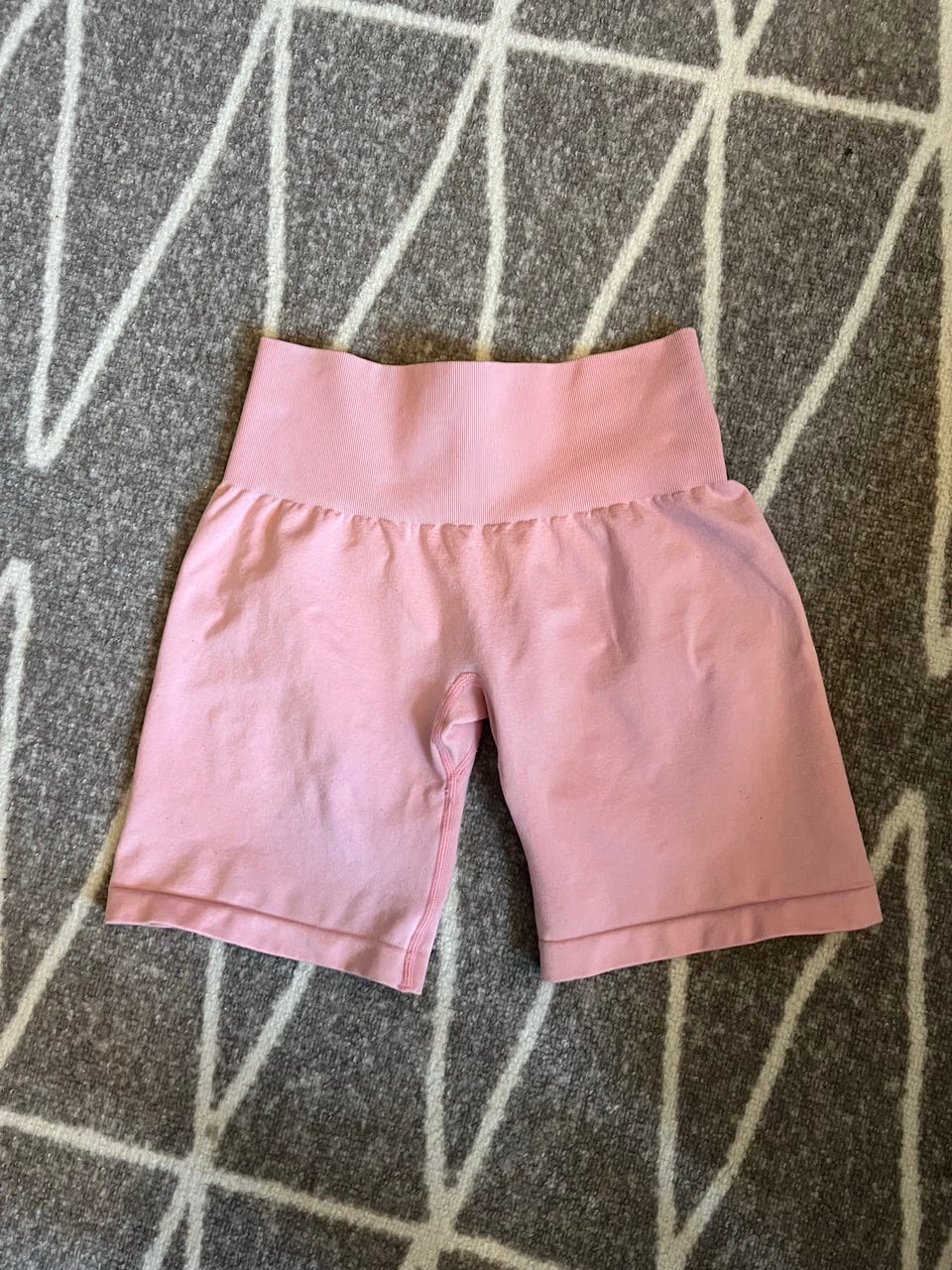 Nvgtn pro seamless shorts baby pink FINN-torget - Main Image