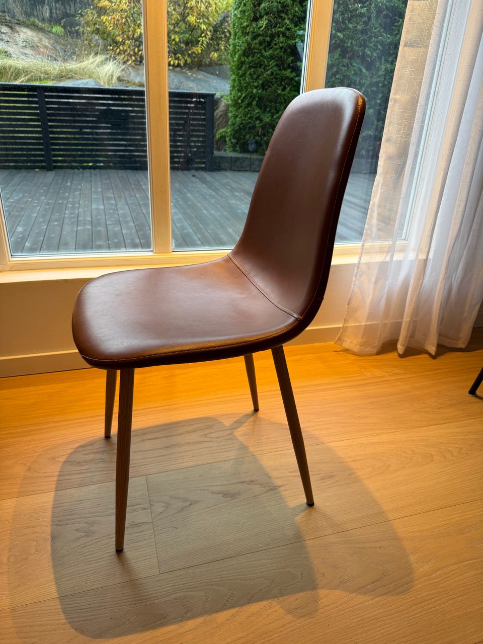 jonstrup-spisestuestoler fra Jysk FINN-torget