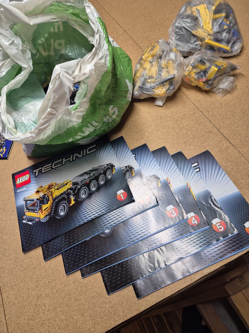 Lego Technic 42009 Mobile Crane Mk2 FINN-torget