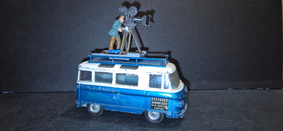 Corgi Toys Commer Bus 2500 series, filmbuss | FINN-torget